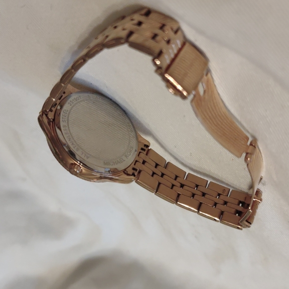 Michael Kors Watch - Picture 3 of 3